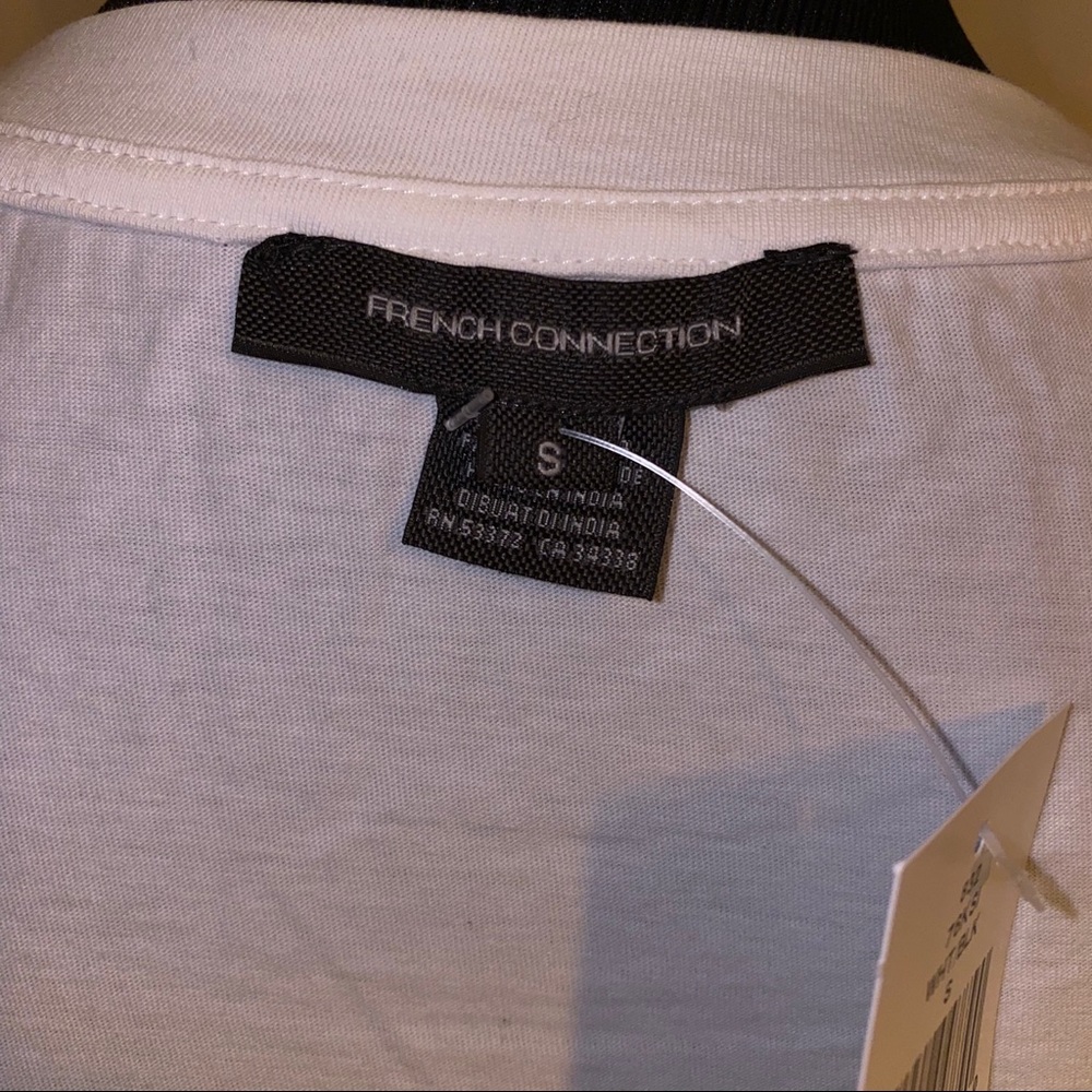 1 XS Left!! French Connection Women’s Graphic Tee - Picture 7 of 8